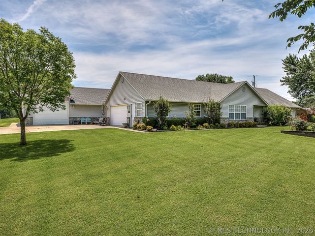36 Meadowlark, Eufaula, OK 74432