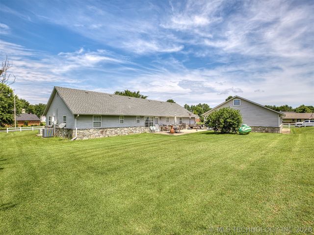 36 Meadowlark, Eufaula, OK 74432