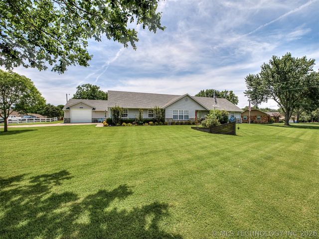36 Meadowlark, Eufaula, OK 74432