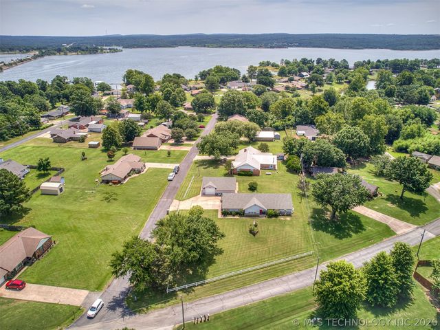 36 Meadowlark, Eufaula, OK 74432
