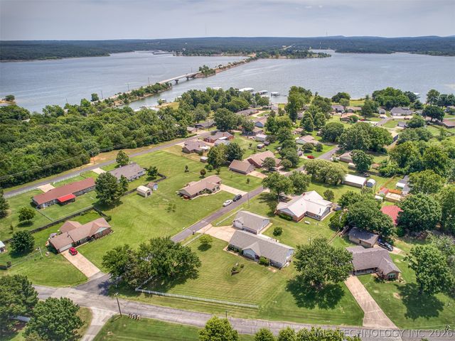 36 Meadowlark, Eufaula, OK 74432