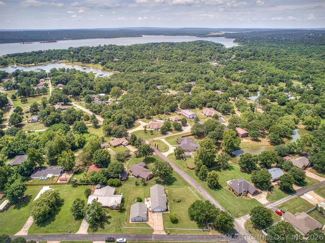 36 Meadowlark, Eufaula, OK 74432