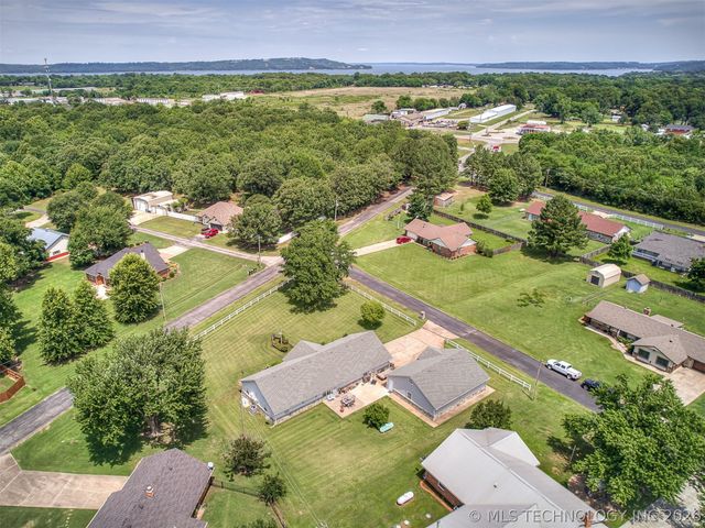 36 Meadowlark, Eufaula, OK 74432
