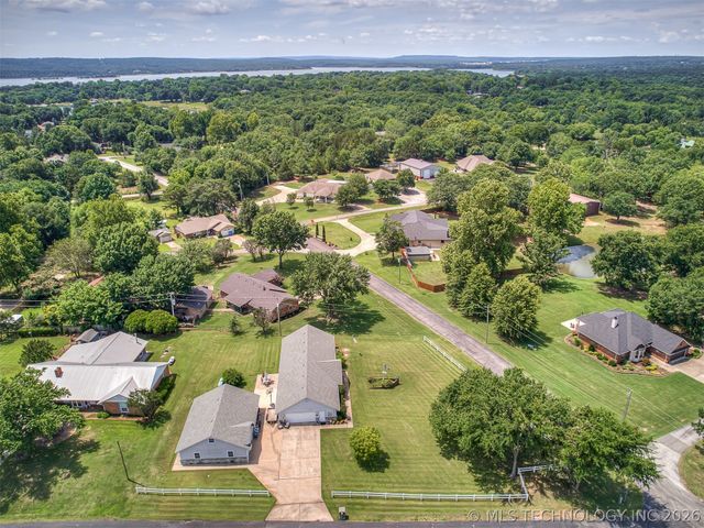 36 Meadowlark, Eufaula, OK 74432