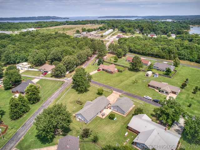 36 Meadowlark, Eufaula, OK 74432