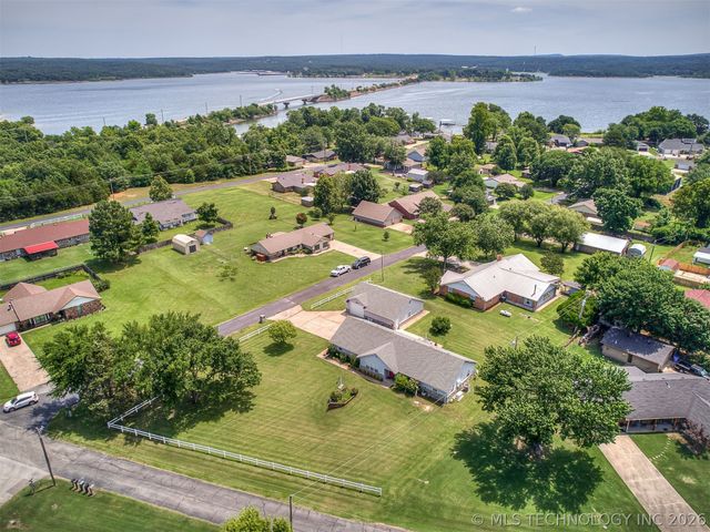 36 Meadowlark, Eufaula, OK 74432