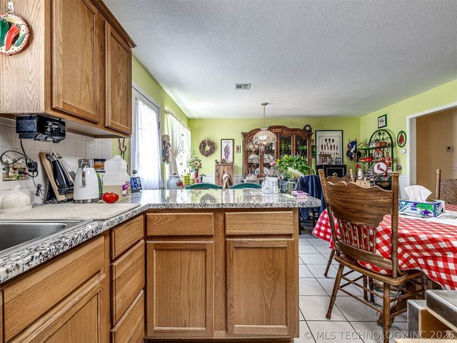 36 Meadowlark, Eufaula, OK 74432