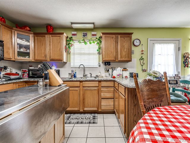 36 Meadowlark, Eufaula, OK 74432