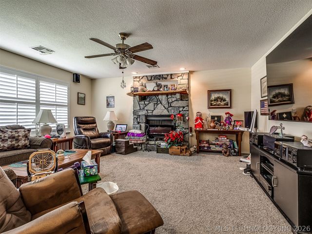 36 Meadowlark, Eufaula, OK 74432
