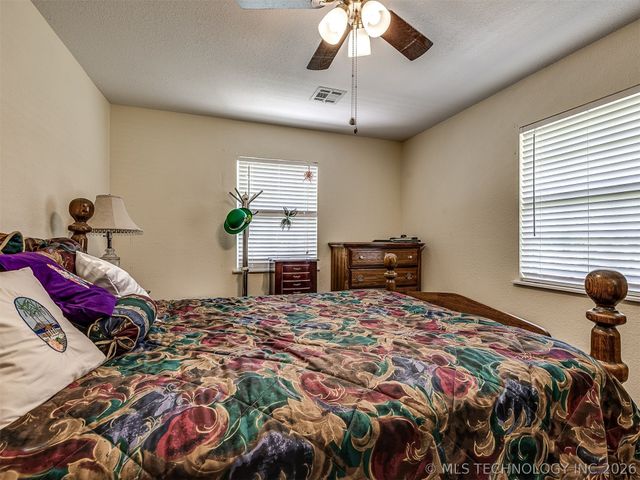 36 Meadowlark, Eufaula, OK 74432