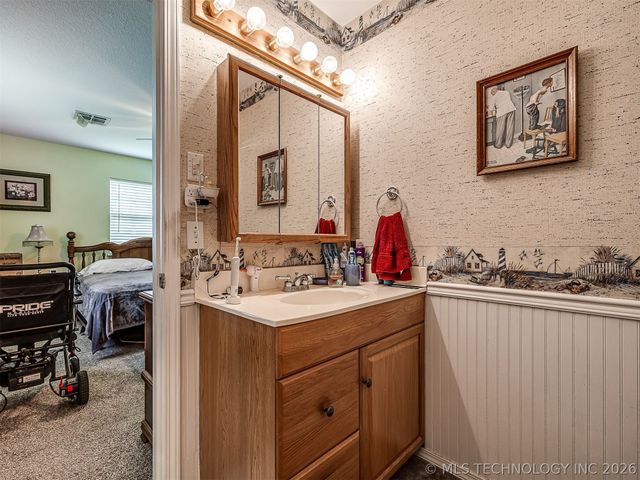 36 Meadowlark, Eufaula, OK 74432