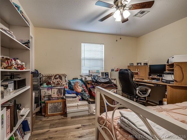 36 Meadowlark, Eufaula, OK 74432