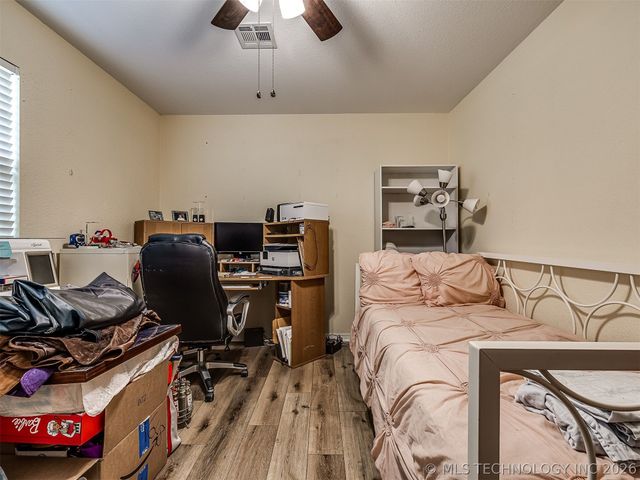 36 Meadowlark, Eufaula, OK 74432