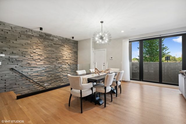 1203 W Superior Street 1B, Chicago, IL 60642
