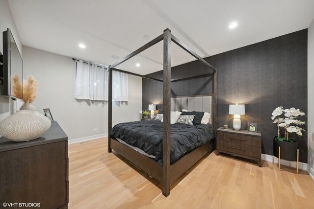 1203 W Superior Street 1B, Chicago, IL 60642