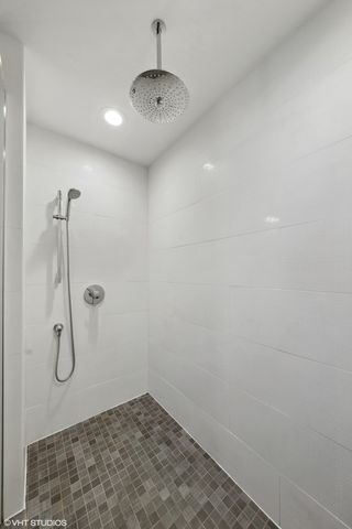 1203 W Superior Street 1B, Chicago, IL 60642