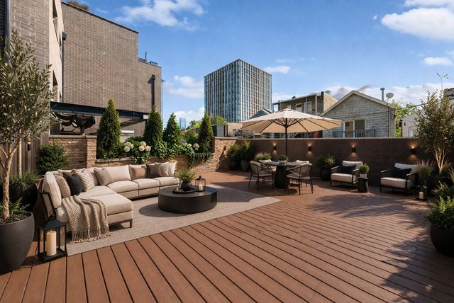 1203 W Superior Street 1B, Chicago, IL 60642