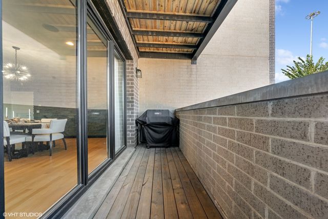 1203 W Superior Street 1B, Chicago, IL 60642