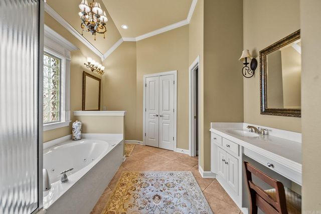 127 Grenoble Circle, Maumelle, AR 72113
