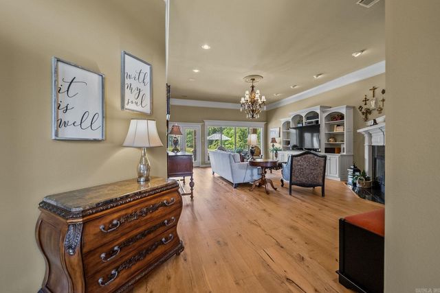 127 Grenoble Circle, Maumelle, AR 72113