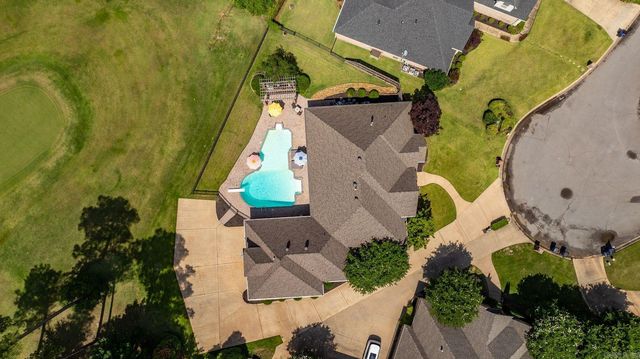 127 Grenoble Circle, Maumelle, AR 72113
