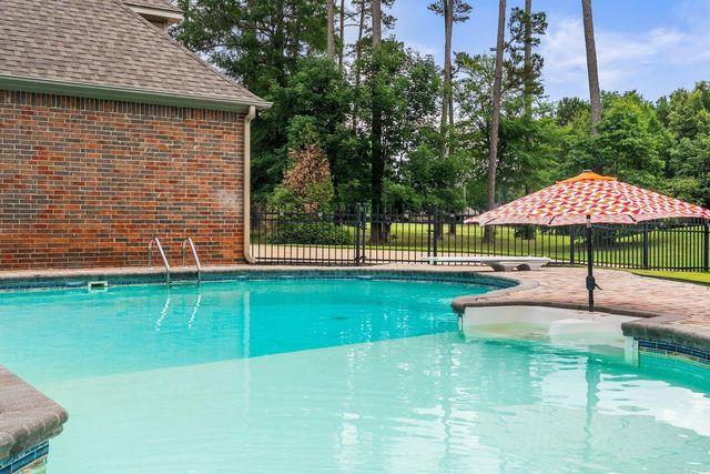 127 Grenoble Circle, Maumelle, AR 72113