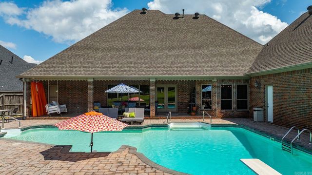 127 Grenoble Circle, Maumelle, AR 72113