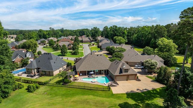 127 Grenoble Circle, Maumelle, AR 72113