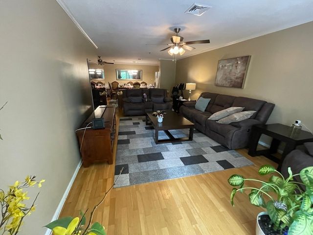 13 Dallas Dr 308, Dracut, MA 01826