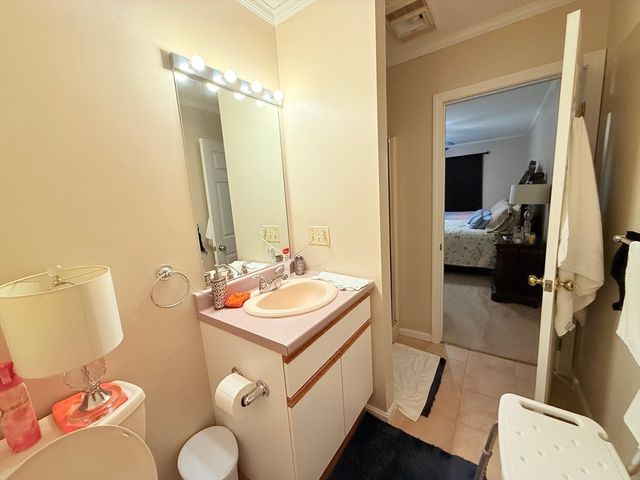 13 Dallas Dr 308, Dracut, MA 01826