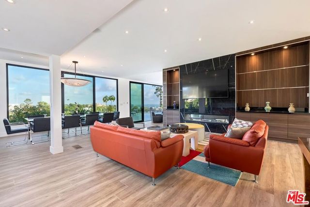 920 Linda Flora Drive, Los Angeles, CA 90049