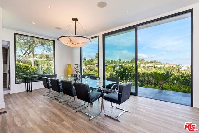 920 Linda Flora Drive, Los Angeles, CA 90049