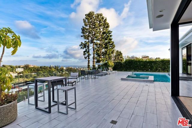 920 Linda Flora Drive, Los Angeles, CA 90049