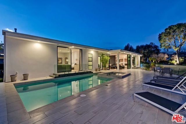 920 Linda Flora Drive, Los Angeles, CA 90049