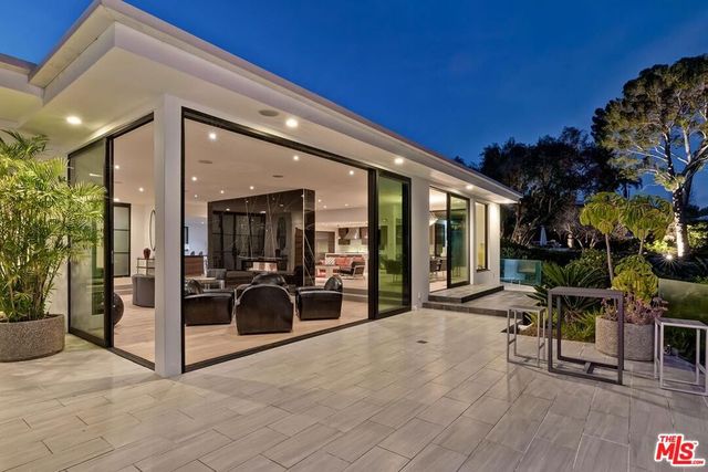 920 Linda Flora Drive, Los Angeles, CA 90049