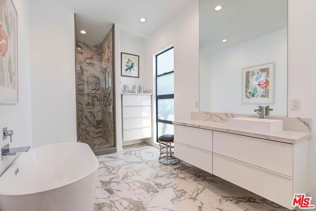 920 Linda Flora Drive, Los Angeles, CA 90049