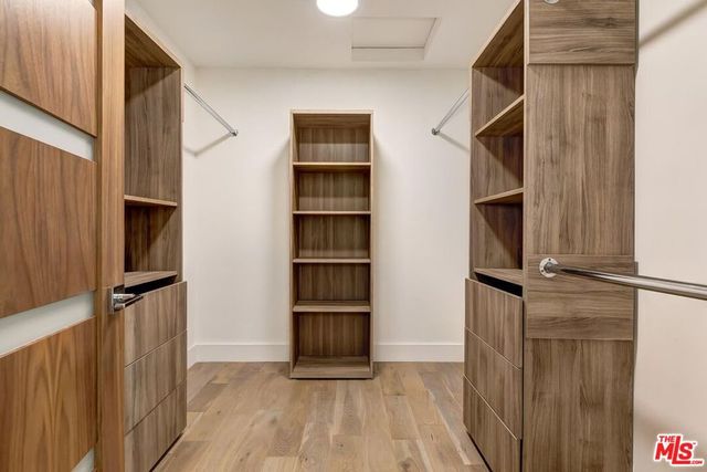 920 Linda Flora Drive, Los Angeles, CA 90049