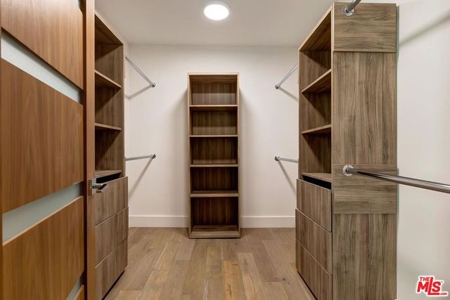 920 Linda Flora Drive, Los Angeles, CA 90049