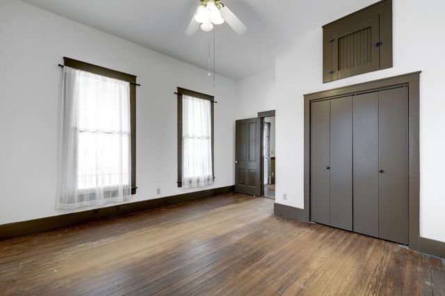 304 Olive ST, Smithville, TX 78957