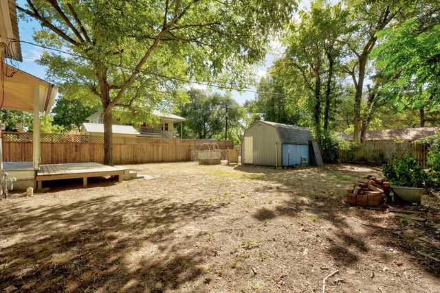 304 Olive ST, Smithville, TX 78957