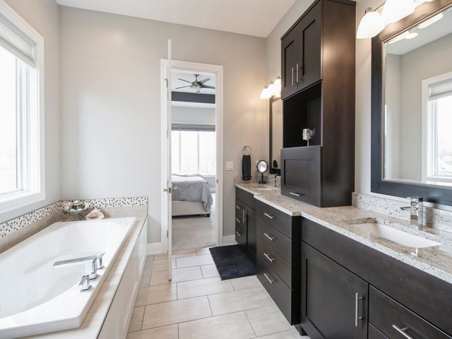 9003 NW 73rd Place, Johnston, IA 50131