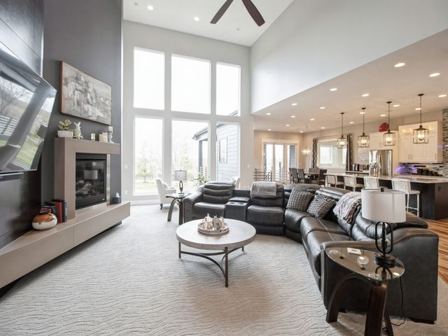 9003 NW 73rd Place, Johnston, IA 50131