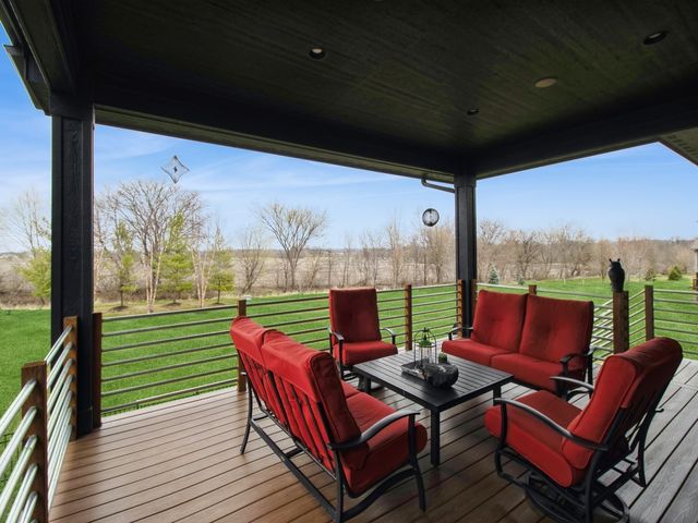 9003 NW 73rd Place, Johnston, IA 50131