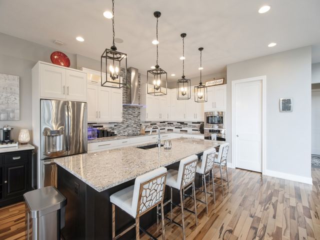 9003 NW 73rd Place, Johnston, IA 50131