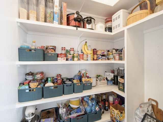 9003 NW 73rd Place, Johnston, IA 50131