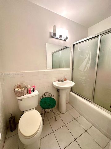 1815 NW 188th Ter, Miami Gardens, FL 33056