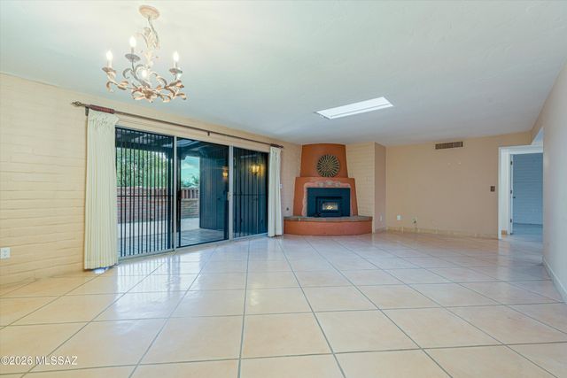 2722 E Avenida De Pueblo, Tucson, AZ 85718