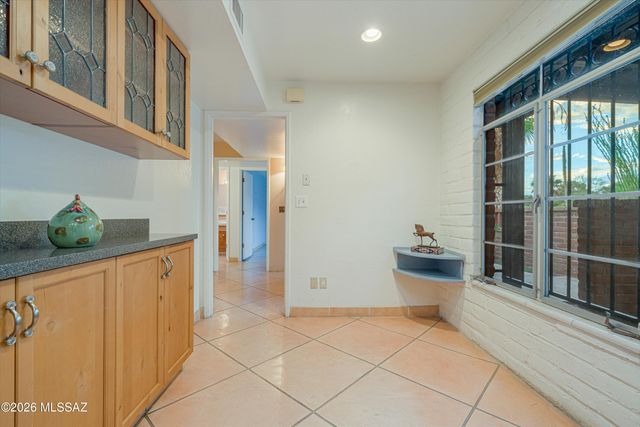 2722 E Avenida De Pueblo, Tucson, AZ 85718
