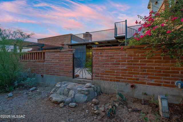 2722 E Avenida De Pueblo, Tucson, AZ 85718