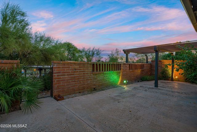 2722 E Avenida De Pueblo, Tucson, AZ 85718